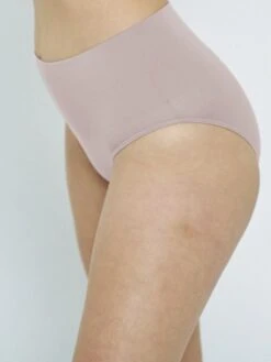 High-Rise Smoothing Brief 24 High-Rise Smoothing Brief -Sexy Underwear Shop 1121495332H0 OM S