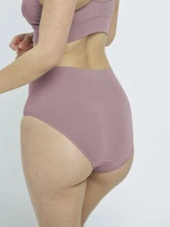 High-Rise Smoothing Brief 31 High-Rise Smoothing Brief -Sexy Underwear Shop 1121495372S3 OM B