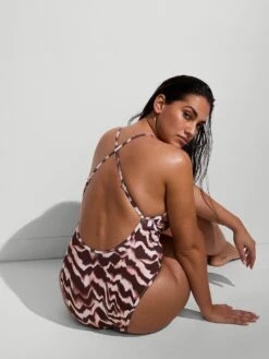 Essential Classic Scoop One-Piece Swimsuit -Sexy Underwear Shop 112624127B5X OM B