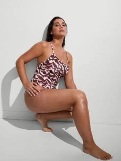 Essential Classic Scoop One-Piece Swimsuit -Sexy Underwear Shop 112624127B5X OM F