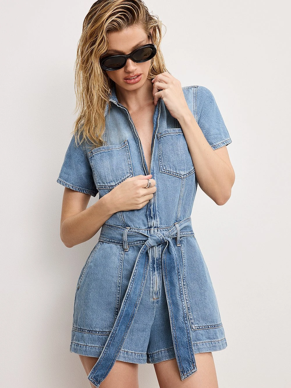 GOOD AMERICAN Fit For Success Lite Linen Denim Shorts 3 GOOD AMERICAN Fit For Success Lite Linen Denim Shorts